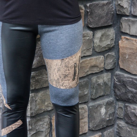 SOLD OUT Grey pleather funky leggings small only - Picture 2 of 4